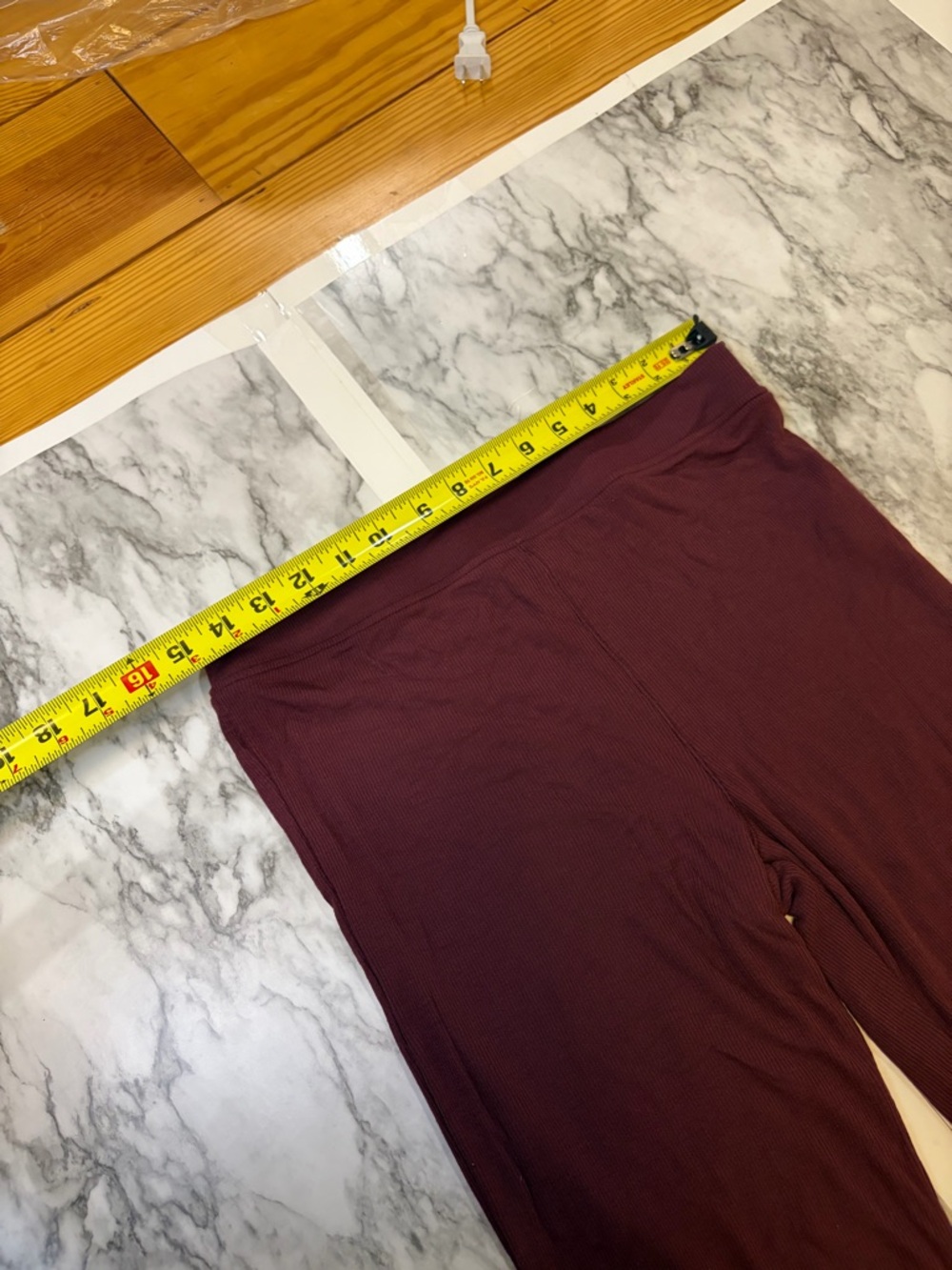 Banana Republic Burgundy Canale flare leg pants size M - Picture 4 of 5